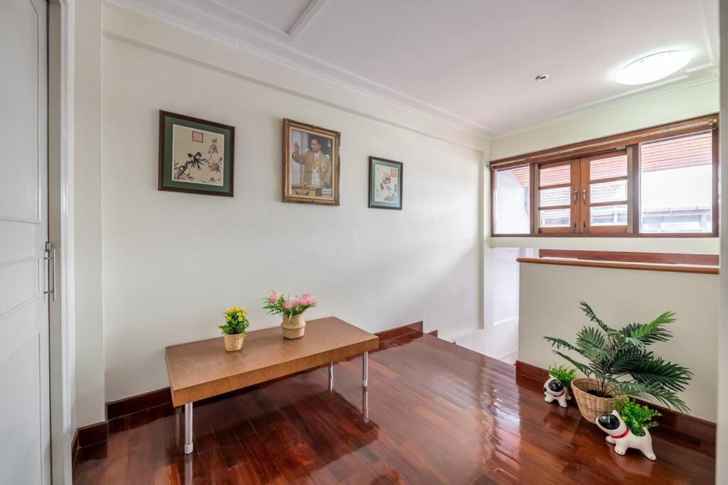 At Nana-5Bed, City Center, Nana Bts, Mbk, Central World, Siam Bangkok Exteriör bild