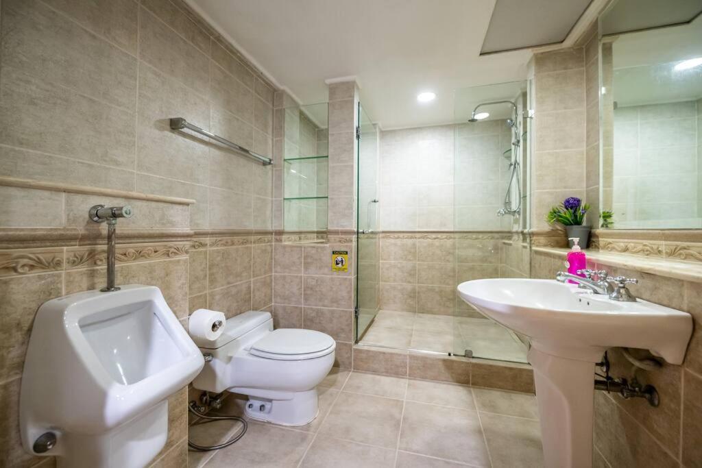At Nana-5Bed, City Center, Nana Bts, Mbk, Central World, Siam Bangkok Exteriör bild